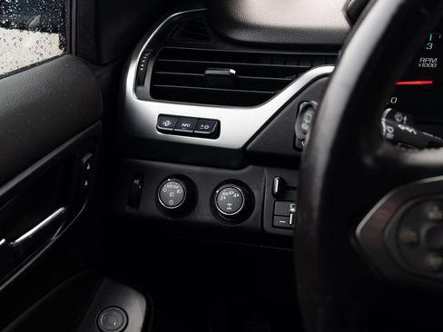 Used 2017 Chevrolet Tahoe Premier image 13