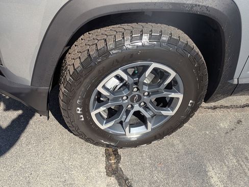 New 2026 Chevrolet Equinox ACTIV w/ Convenience Package III image 11