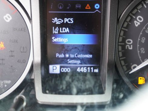 Used 2020 Toyota Tacoma w/ TRD Off-Road Package image 7