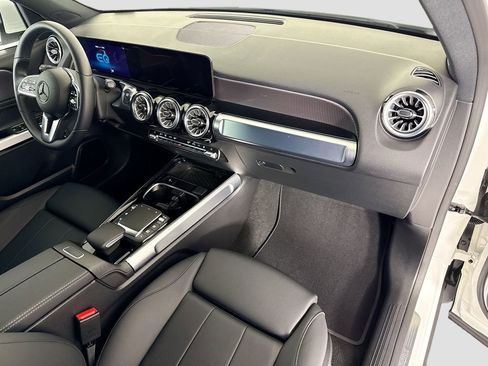 Certified 2023 Mercedes-Benz EQB 300 4MATIC image 18