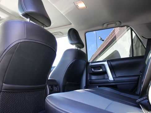 Used 2014 Toyota 4Runner SR5 Premium image 7