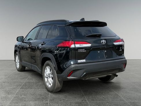 Certified 2023 Toyota Corolla Cross LE w/ Moonroof Package AWD/4WD image 4