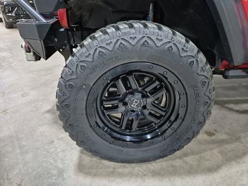 Used 2018 Jeep Wrangler Unlimited Sport AWD/4WD image 28