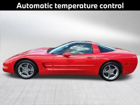 Used 2004 Chevrolet Corvette Coupe w/ Roof Package RWD image 8
