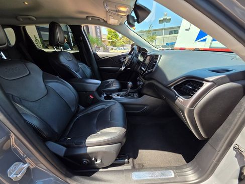 Used 2020 Jeep Cherokee Limited image 19