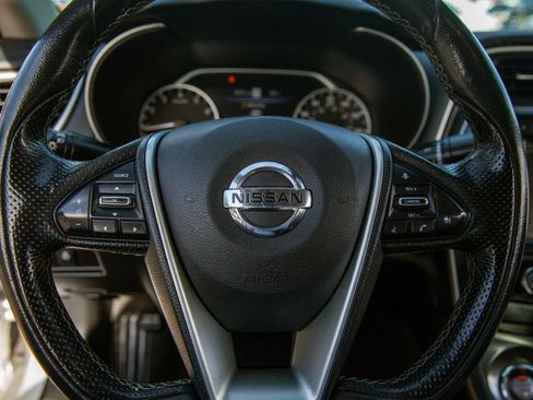 Used 2020 Nissan Maxima 3.5 SL w/ Illumination Package FWD image 16