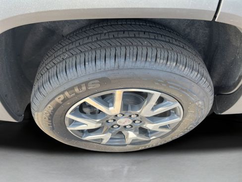 Used 2023 GMC Acadia SLE w/ Driver Convenience Package image 29