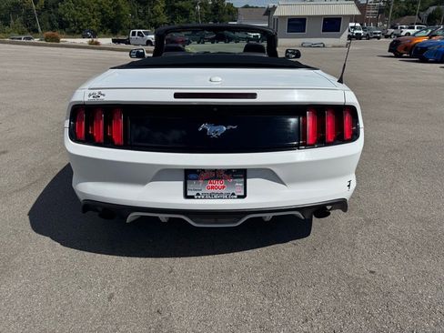 Used 2016 Ford Mustang Premium image 17