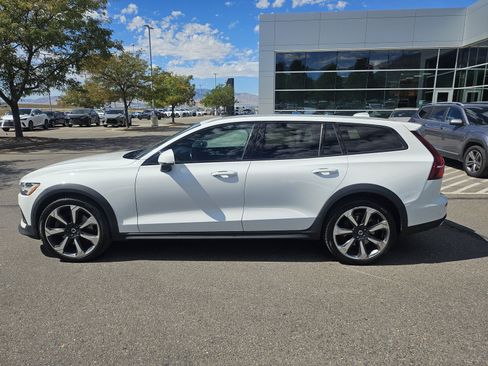 Used 2020 Volvo V60 T5 Cross Country w/ Protection Package Premier AWD/4WD image 9
