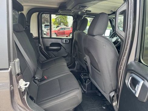 Used 2020 Jeep Gladiator Sport w/ Quick Order Package 23S AWD/4WD image 18
