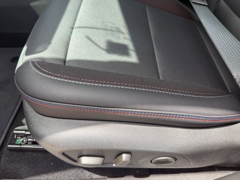 New 2025 Chevrolet Equinox EV RS image 15