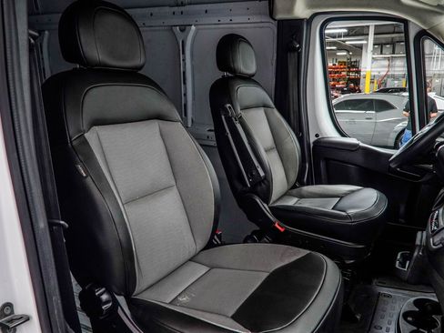 Used 2023 RAM ProMaster 2500 FWD image 40