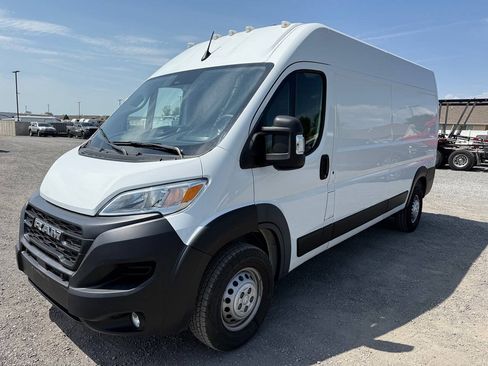 Used 2024 RAM ProMaster 2500 w/ Safety Group FWD image 7