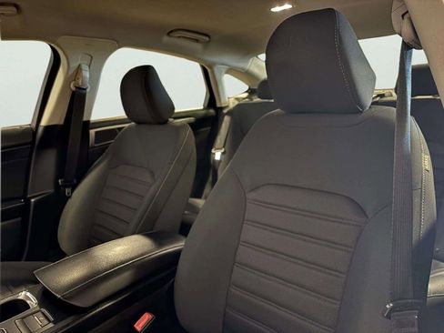 Used 2020 Ford Fusion SE image 14