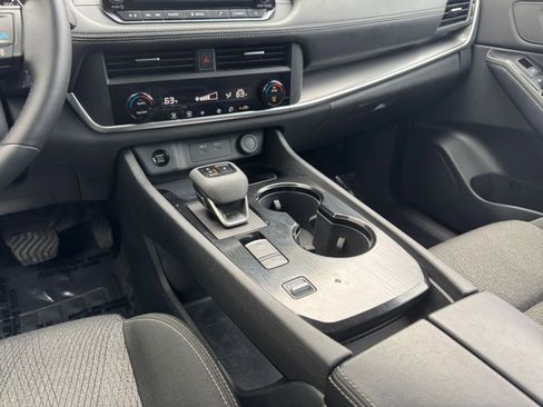 Used 2025 Nissan Rogue SV image 42