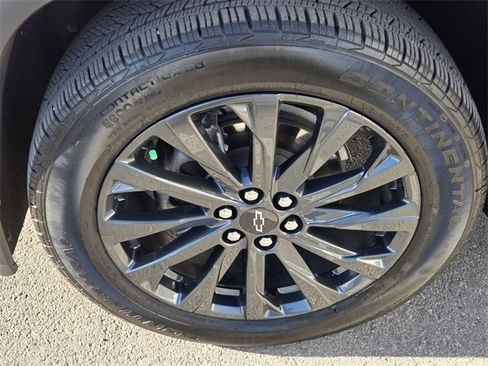 Used 2023 Chevrolet Traverse RS image 9