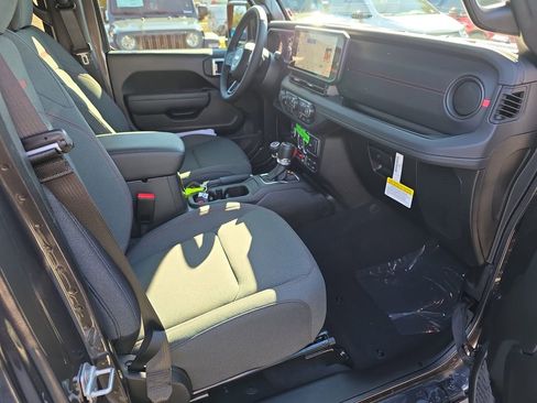 New 2026 Jeep Gladiator Rubicon w/ Safety Group AWD/4WD image 38