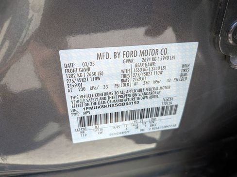 Used 2025 Ford Explorer ST-Line w/ ST-Line Street Pack AWD/4WD image 37