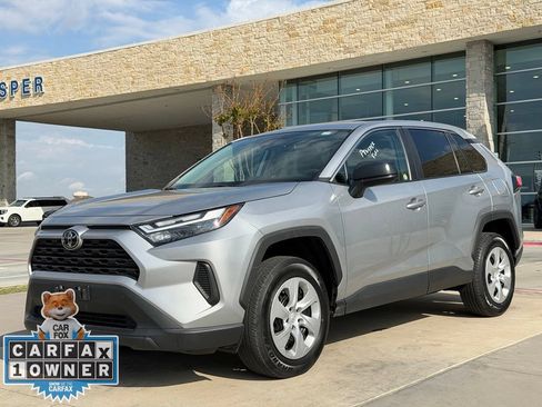 Used 2025 Toyota RAV4 LE AWD/4WD image 7