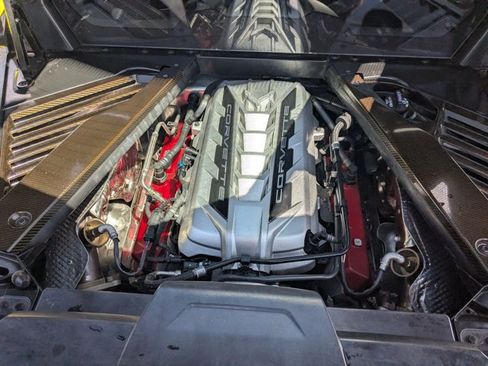 Used 2021 Chevrolet Corvette Stingray Preferred Cpe w/ Engine Appearance Package RWD image 13