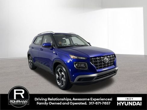 Used 2022 Hyundai Venue SEL w/ Cargo Package image 3