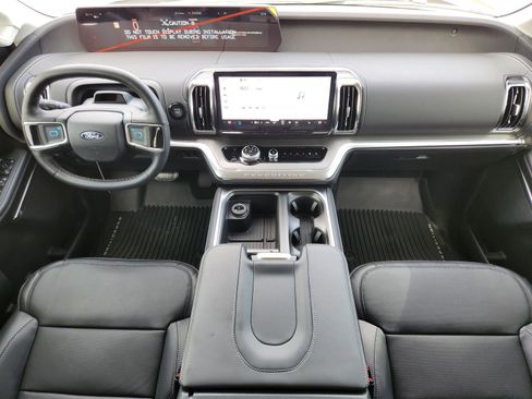 New 2026 Ford Expedition Platinum image 24
