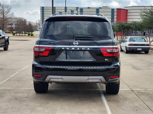 Used 2022 Nissan Armada SL w/ Captain's Chairs Package image 6