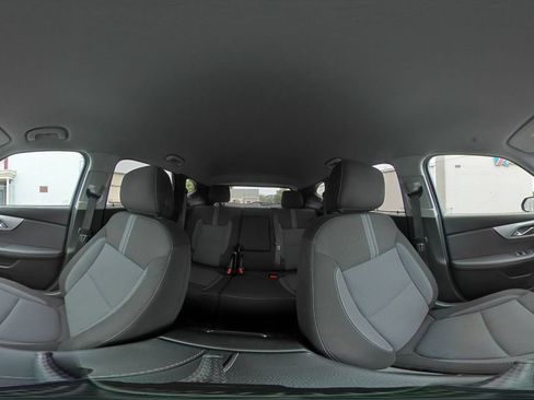 Used 2025 Chevrolet Blazer LT FWD image 42