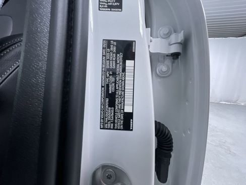 New 2026 Volvo XC40 B5 Plus w/ Protection Package Premier image 28