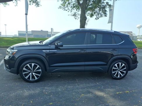 Used 2023 Volkswagen Taos SE AWD/4WD image 4