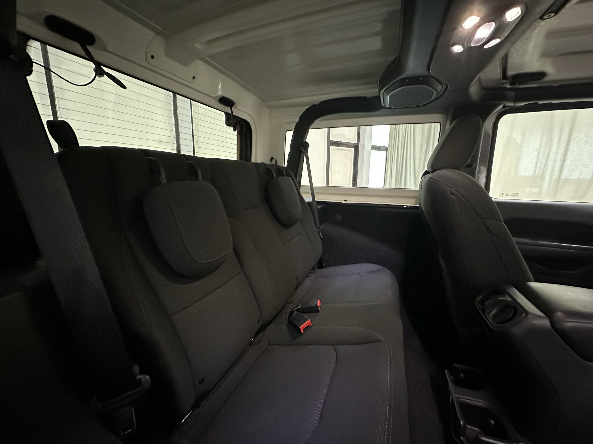 Used 2022 Jeep Wrangler Sport AWD/4WD image 13