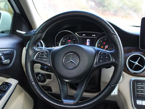Used 2019 Mercedes-Benz GLA 250 4MATIC image 20