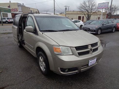 Used 2009 Dodge Grand Caravan SXT image 14