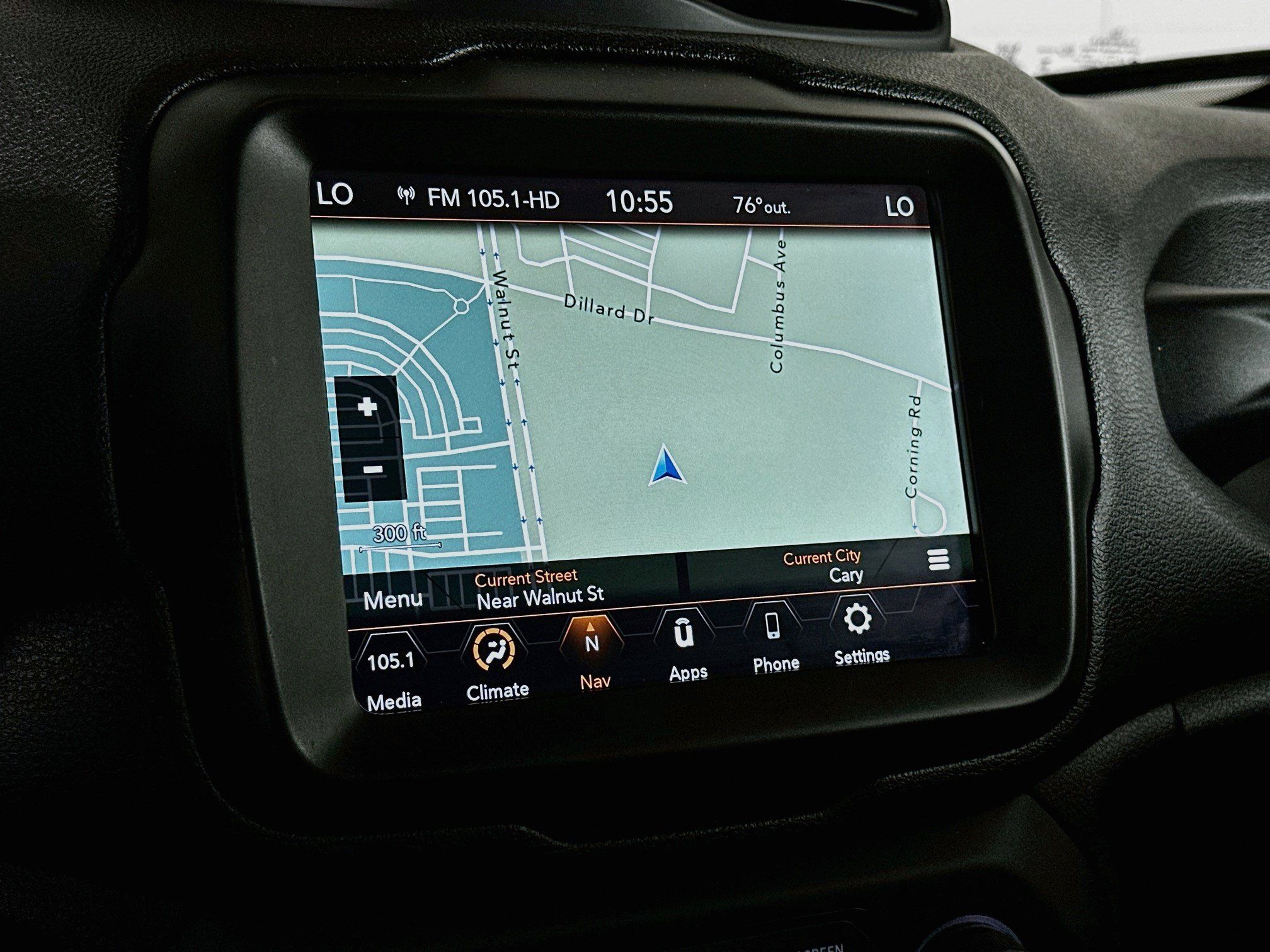 Used 2023 Jeep Renegade Latitude AWD/4WD image 22