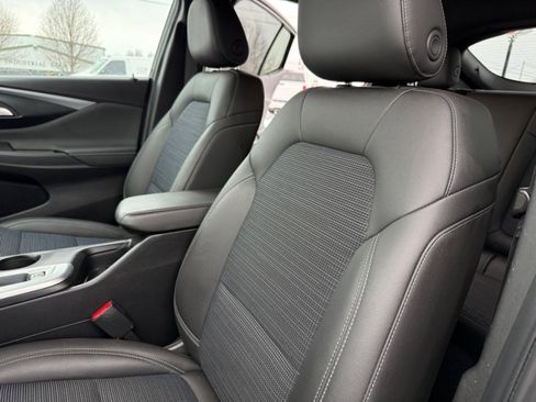 Used 2024 Buick Envista Preferred w/ Convenience I Package image 16