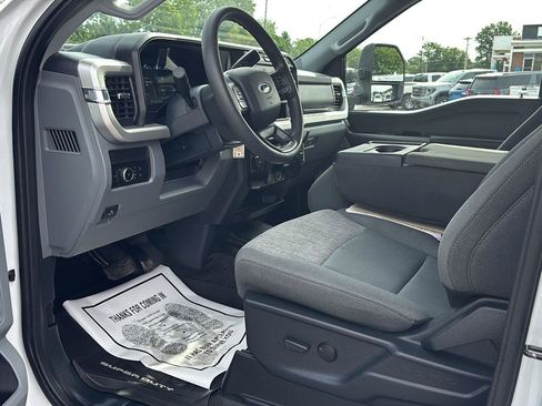 Used 2025 Ford F250 XLT AWD/4WD image 17