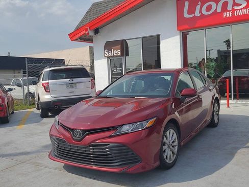 Used 2020 Toyota Camry LE FWD image 2