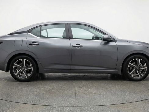 Used 2025 Nissan Sentra SV image 11