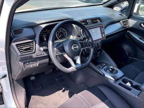 Used 2025 Nissan Leaf S FWD image 5