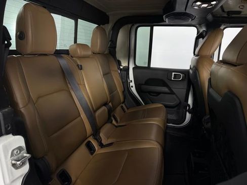 Used 2021 Jeep Gladiator Rubicon image 17