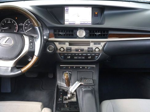 Used 2014 Lexus ES 350 FWD image 17