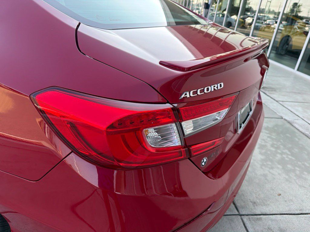 Used 2018 Honda Accord Sport image 14