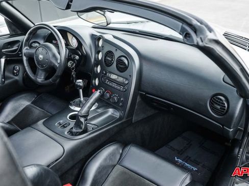 Used 2003 Dodge Viper SRT-10 image 18