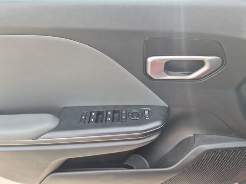 Used 2025 Kia K4 LXS image 13