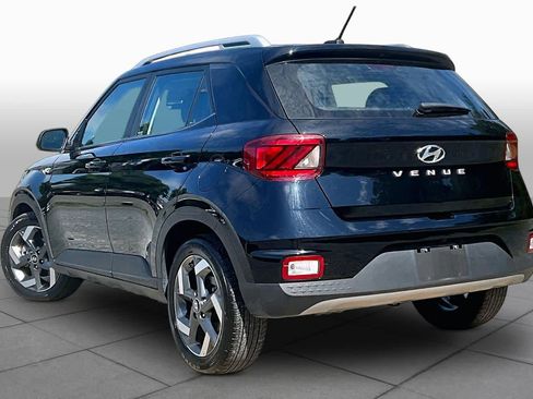 Used 2025 Hyundai Venue SEL FWD image 12