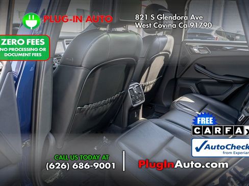Used 2023 Porsche Macan AWD/4WD image 11