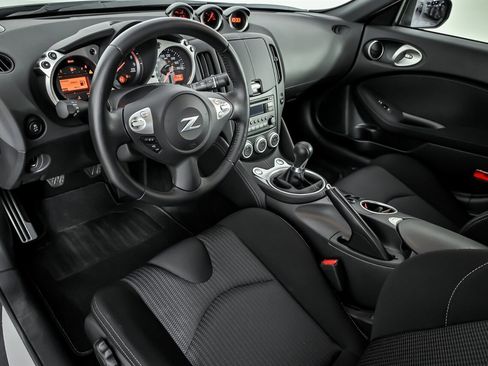 Used 2020 Nissan 370Z w/ Sport Package image 20
