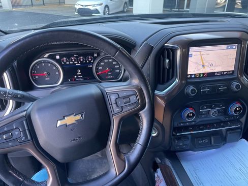 Used 2022 Chevrolet Silverado 1500 High Country w/ Z71 Off-Road Package image 7