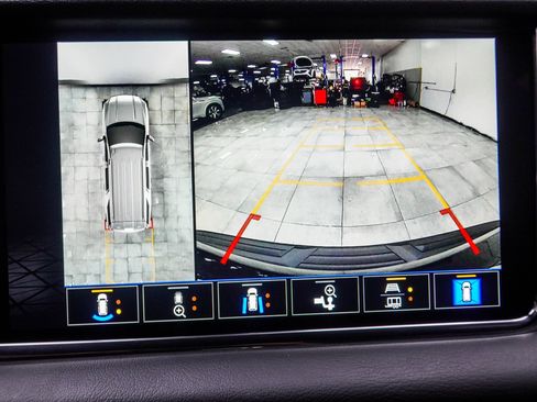 Used 2023 GMC Yukon Denali RWD image 28