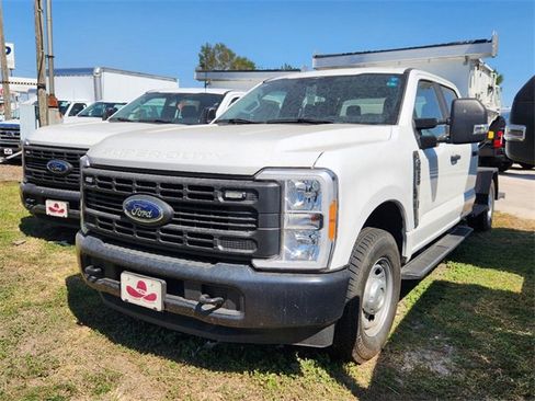 Used 2023 Ford F250 XL image 1